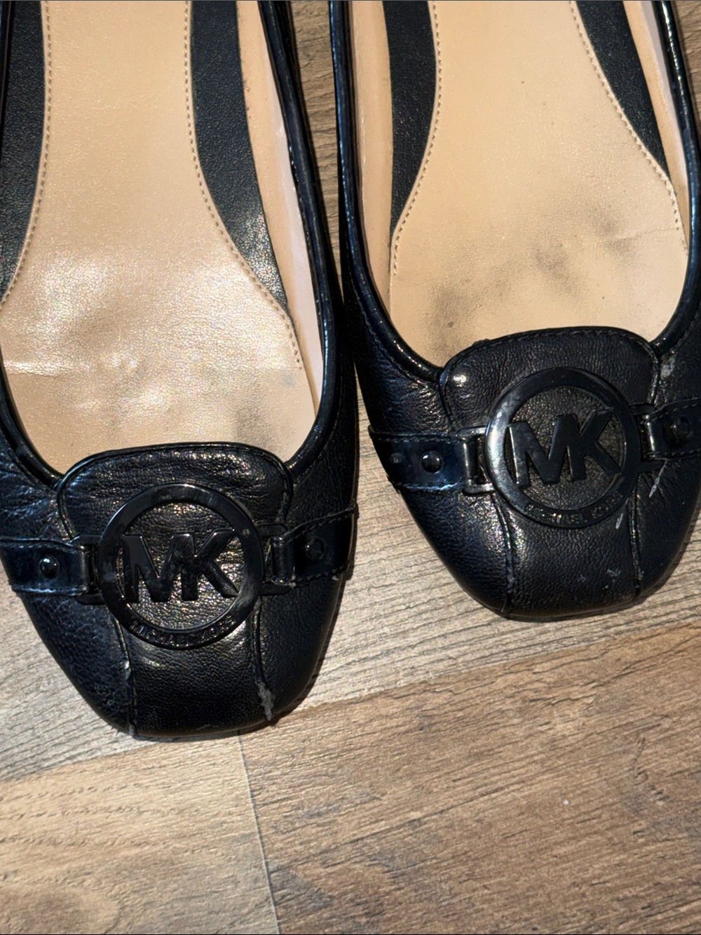 Michael Kors Black Leather MK Emblem Ballet Flats - Picture 2 of 7